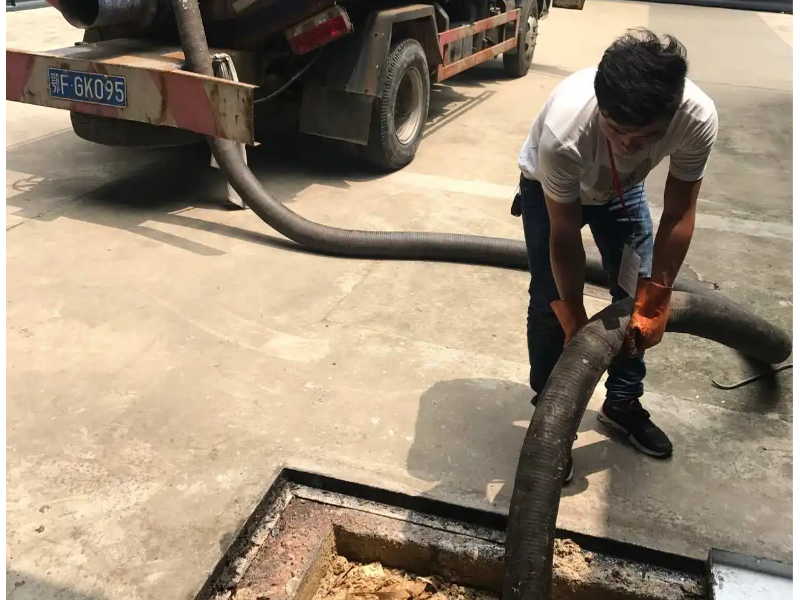 红桥疏通联系电话 专业通下水道、马桶、钻孔。免上门费、清理化粪池